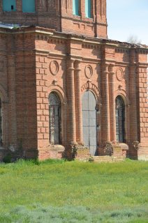 Лозное. Церковь Димитрия Солунского. Ворота.