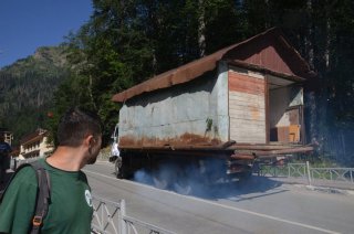 Домбай. Антиэкологичные манипуляции.
