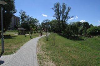 Дорожки в сквере.