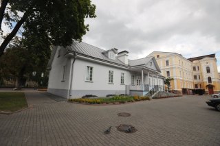 Дом-музей Элизы Ожешко сзади.