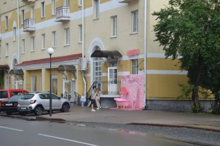 Странная экспозиция перед цветочным.