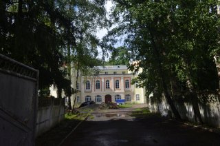 Бывший дворец Четвертинских.