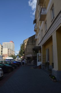 У домов 33 и 35А.
