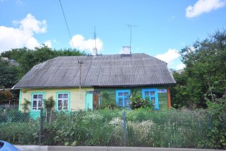 Виленская 25Б. "Дом на два хозяина".
