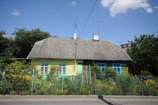 Виленская 25Б. "Классический дом на два хозяина".