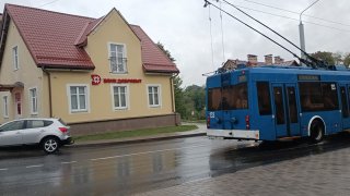 Большая Троицкая 1. Банк Добробыт.