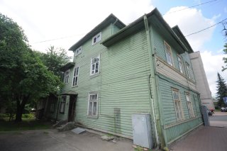 Деревянный дом №1. Ещё не расселён.