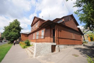 Крыльцо дома №14.